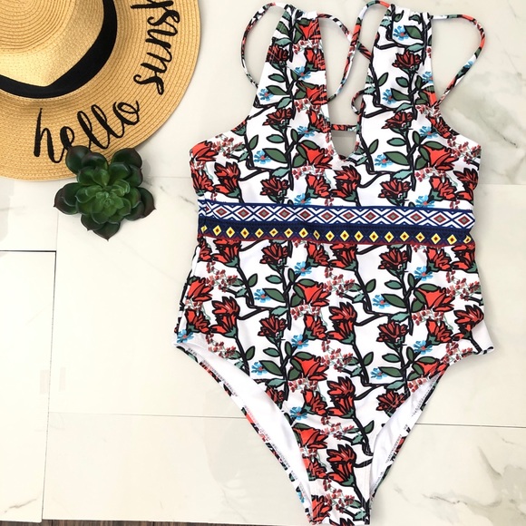 ❗️SOLD❗️🌼NWT floral one piece-Large - Picture 3 of 7